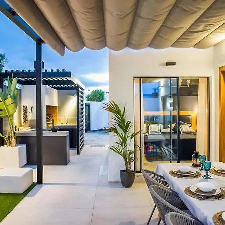 Holidayvilla Sunrise, Piscina, Bbq, Wifi, Gym, Villa Corralejo